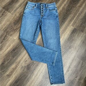 New! Everyday relaxed silhouette jean.